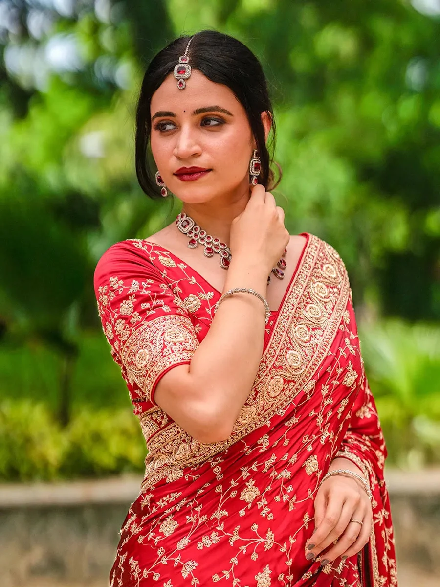 Royal Bridal Wedding Saree — gallery